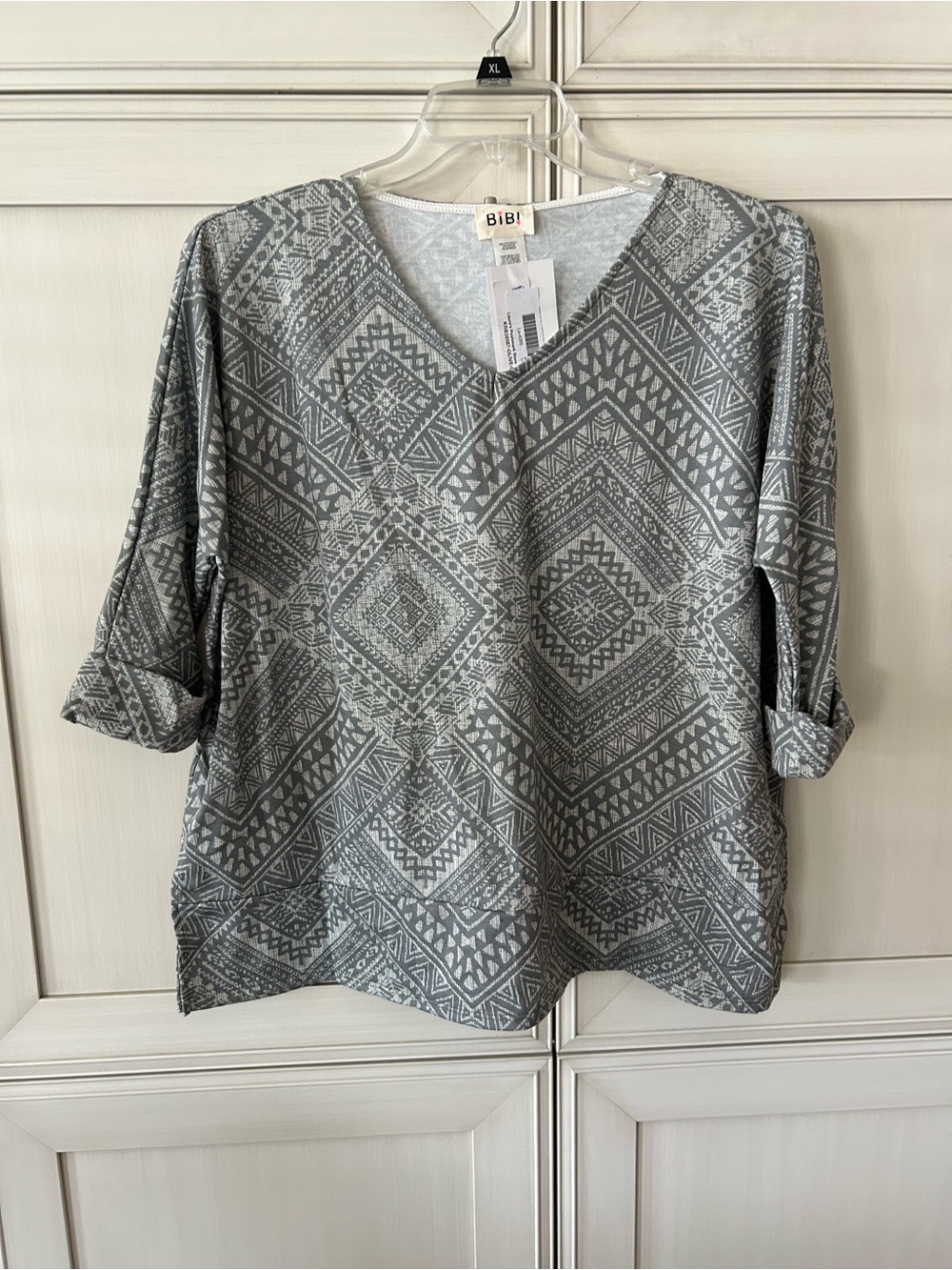 BiBi Gray Geometric V-Neck Roll-Tab Tunic